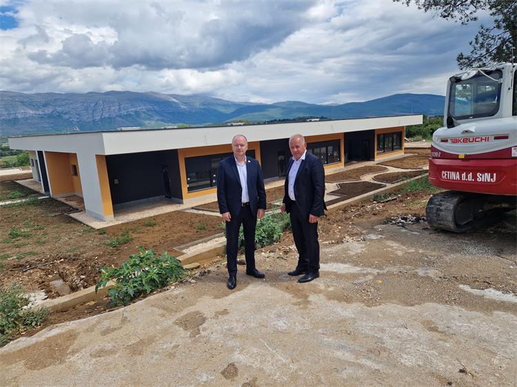 Slika /Ministar Šipić - fotografije/Vrlika 1.jpg